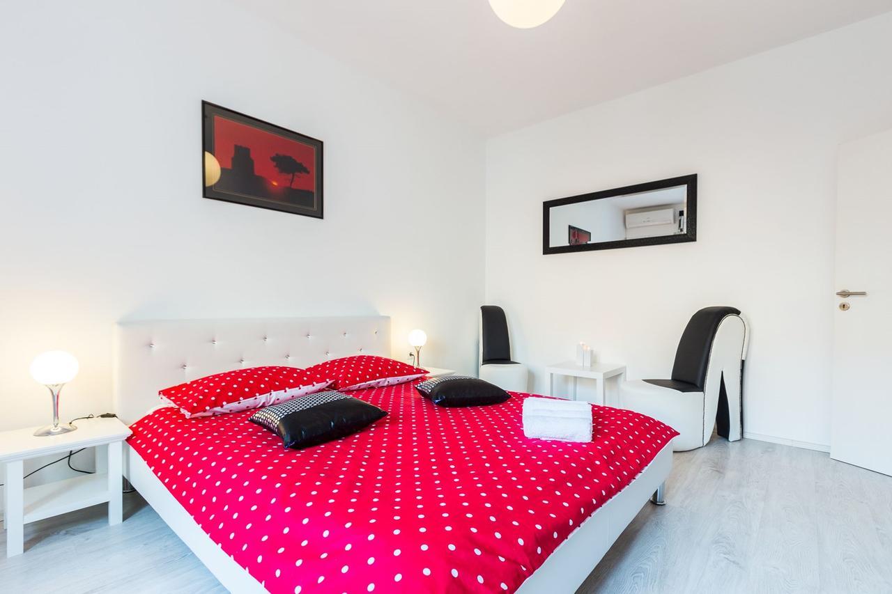 Fifi Apartment W. Parking In Old Town Zadar Eksteriør bilde