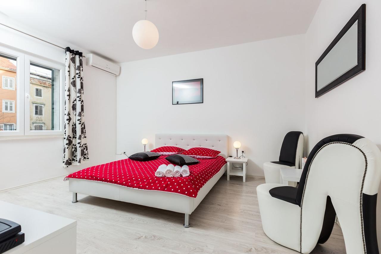 Fifi Apartment W. Parking In Old Town Zadar Eksteriør bilde