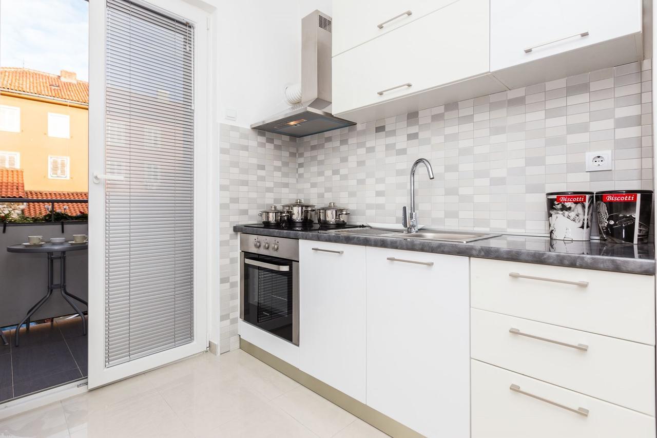 Fifi Apartment W. Parking In Old Town Zadar Eksteriør bilde