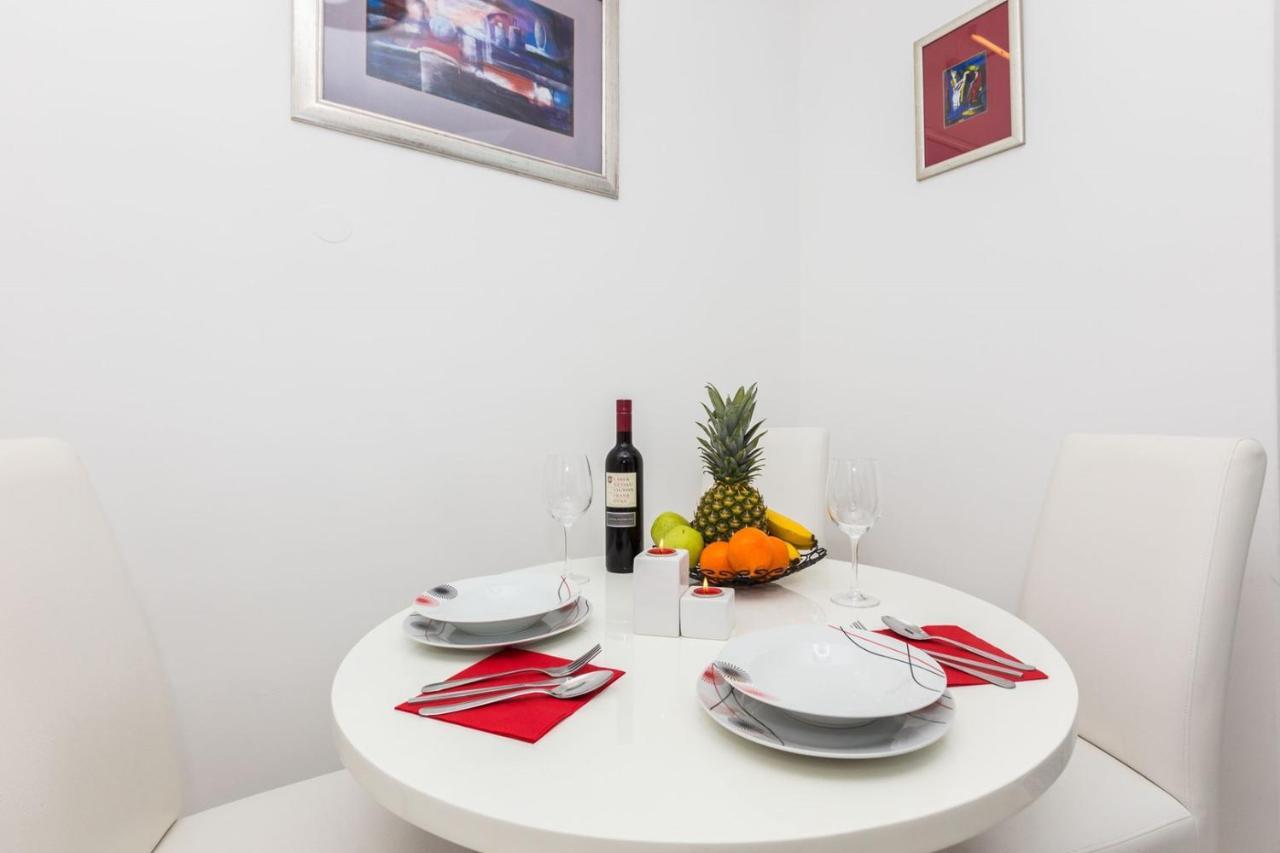 Fifi Apartment W. Parking In Old Town Zadar Eksteriør bilde